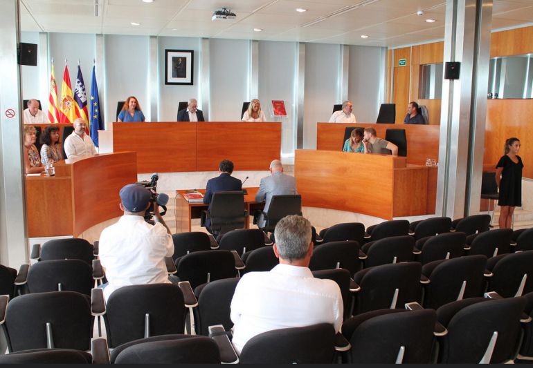 Imagen de un pleno celebrado este mes en el Consell de Ibiza Imagen de un pleno celebrado este mes en el Consell de Ibiza