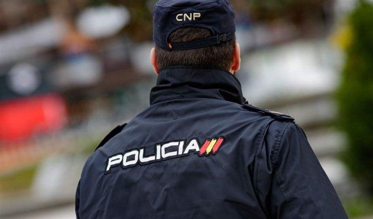Un agente de la Policía Nacional en imagen de archivo Un agente de la Policía Nacional en imagen de archivo