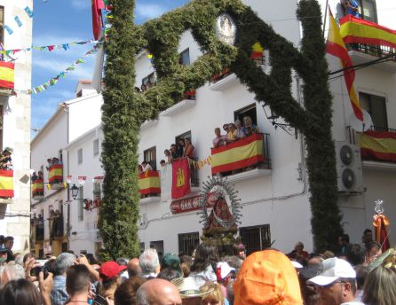 La Virgen de Tejeda en el arco de Boni, a su paso por Landete. La Virgen de Tejeda en el arco de Boni, a su paso por Landete.