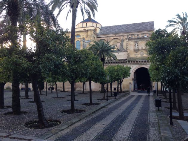 Patio de los Naranjos de la Mezquita Catedral. Patio de los Naranjos de la Mezquita Catedral.