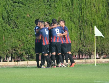 El Eldense celebra su tercera victoria El Eldense celebra su tercera victoria