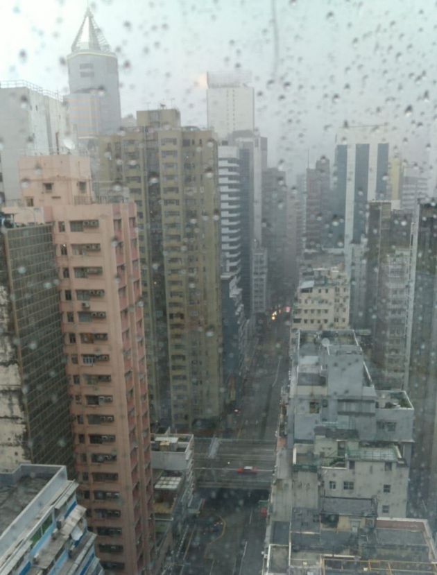 Vista desde uno de los hoteles de Hong Kong donde los joyeros cordobeses se han parapetado del tifón. Vista desde uno de los hoteles de Hong Kong donde los joyeros cordobeses se han parapetado del tifón.