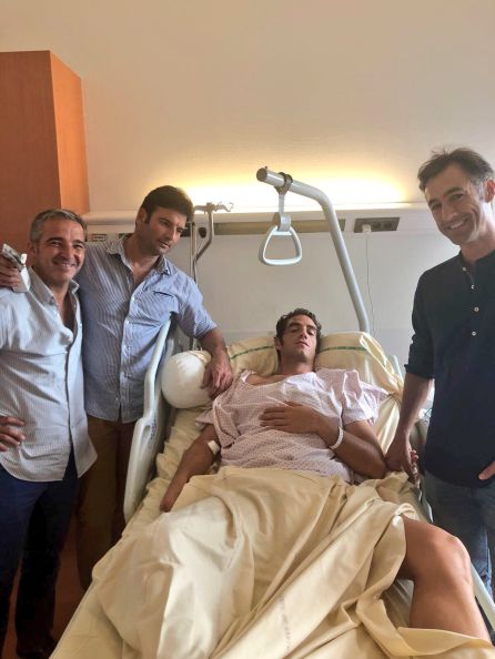 El torero Pepe Moral, acompañado por varios miembros de su cuadrilla El torero Pepe Moral, acompañado por varios miembros de su cuadrilla