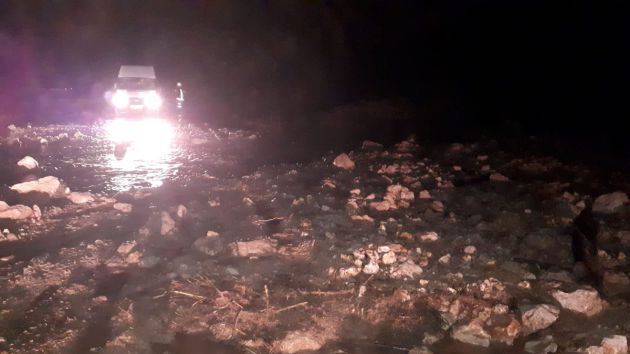 Situación de la carretera entre Mondéjar y Loranca ayer por la noche. Situación de la carretera entre Mondéjar y Loranca ayer por la noche.