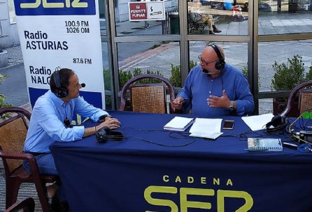 A la izquierda, José Esteban García Miranda A la izquierda, José Esteban García Miranda