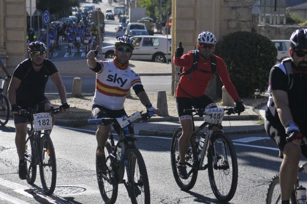 El Día de la Bicicleta de Segovia cumple cinco años apoyando en esta edición a la Asociación Parkinson Segovia El Día de la Bicicleta de Segovia cumple cinco años apoyando en esta edición a la Asociación Parkinson Segovia
