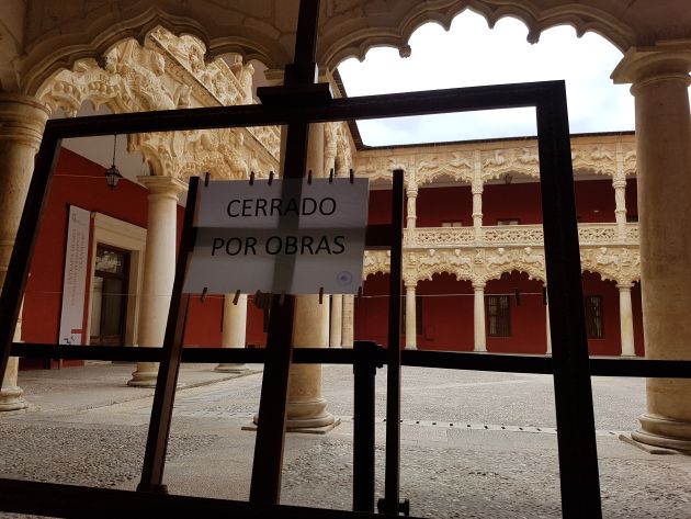 Aluminosis en el Palacio del Infantado. El Ministerio de Cultura empieza a realizar catas en el Palacio del Infantado 5 meses después de su cierre por posible aluminosis: Empiezan las "catas" en el Palacio del Infantado para determinar el alcance de la aluminosis Aluminosis en el Palacio del Infantado. El Ministerio de Cultura empieza a realizar catas en el Palacio del Infantado 5 meses después de su cierre por posible aluminosis: Empiezan las "catas" en el Palacio del Infantado para determinar el alcance de la aluminosis