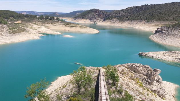 Los municipios ribereños de cabecera del Tajo se reunen con el Secretario de Estado de Medio Ambiente.: El gobierno pretende duplicar la desalación en el Levante Los municipios ribereños de cabecera del Tajo se reunen con el Secretario de Estado de Medio Ambiente.: El gobierno pretende duplicar la desalación en el Levante