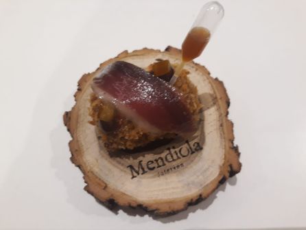 Pintxo presentado a concurso por el Restaurante Mendiola Pintxo presentado a concurso por el Restaurante Mendiola