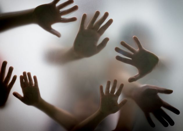 Tres mujeres y dos niños asesinados Tres mujeres y dos niños asesinados