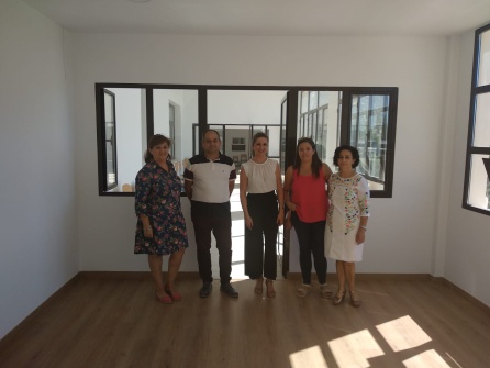El alcalde de Orcera, Juan Francisco Fernández, acompaña en su visita a la delegada El alcalde de Orcera, Juan Francisco Fernández, acompaña en su visita a la delegada