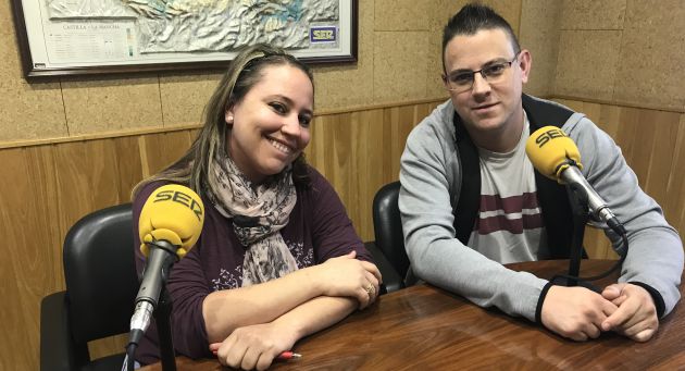 Sheila Gutiérrez y Alberto Muñoz en el estudio de SER Cuenca. Sheila Gutiérrez y Alberto Muñoz en el estudio de SER Cuenca.