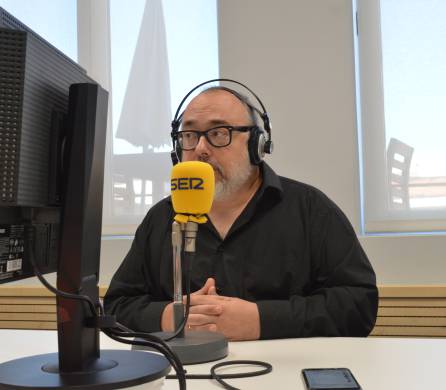 Álex de la Iglesia en los estudios de Cadena SER Euskadi Álex de la Iglesia en los estudios de Cadena SER Euskadi