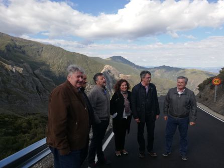 Abierto al tráfico el nuevo acceso a Peñalba por el Alto de la Cruz Abierto al tráfico el nuevo acceso a Peñalba por el Alto de la Cruz