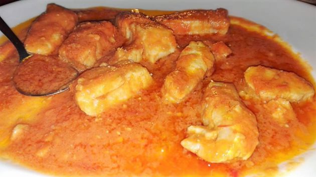Ración de cazón con tomate Ración de cazón con tomate