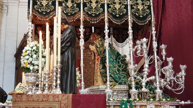 Coronación canónica Virgen de la Esperanza: Y nada defraudó en el día más esperado por los cofrades de Granada Coronación canónica Virgen de la Esperanza: Y nada defraudó en el día más esperado por los cofrades de Granada