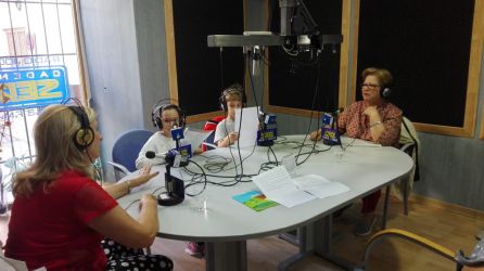 Momento de la entrevista del colegio 'Dr. Fleming' Momento de la entrevista del colegio 'Dr. Fleming'