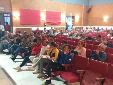 Parte del público asistente Parte del público asistente