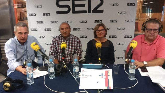 José Luis Trinidad, maquinista que hizo el viaje inagural y Ana Ibáñez, actual responsable de Lineas de Tranvía José Luis Trinidad, maquinista que hizo el viaje inagural y Ana Ibáñez, actual responsable de Lineas de Tranvía