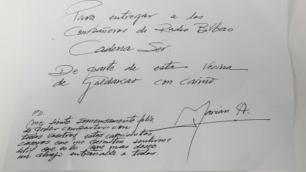 Esta es la carta que Marian ha adjuntado a la bolsa repleta de dulces caseros y quesos. Todo un detalle que agradecemos de corazón Esta es la carta que Marian ha adjuntado a la bolsa repleta de dulces caseros y quesos. Todo un detalle que agradecemos de corazón