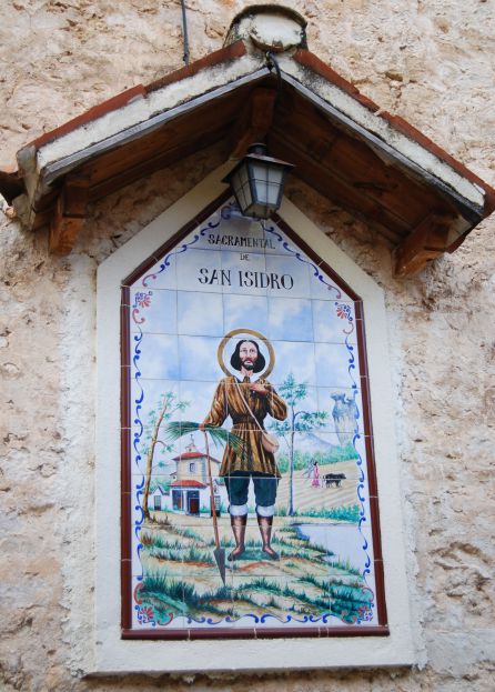 La hermandad de San Isidro (de arriba) gestiona este cementerio. La hermandad de San Isidro (de arriba) gestiona este cementerio.