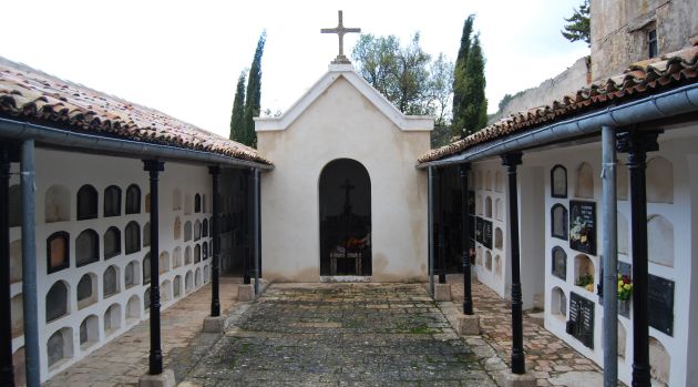 Aquí reposan personalidades como Federico Muelas, Fernando Zóbel, Luis Marco Pérez o Antonio Saura. Aquí reposan personalidades como Federico Muelas, Fernando Zóbel, Luis Marco Pérez o Antonio Saura.