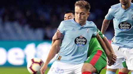 Dennis Eckert pasa del primer equipo del Celta a ayudar a su filial Dennis Eckert pasa del primer equipo del Celta a ayudar a su filial