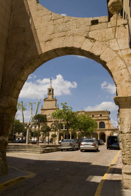 La plaza Mayor de San Clemente es, según sus vecinos, la más bonita de Castilla-La Mancha. La plaza Mayor de San Clemente es, según sus vecinos, la más bonita de Castilla-La Mancha.