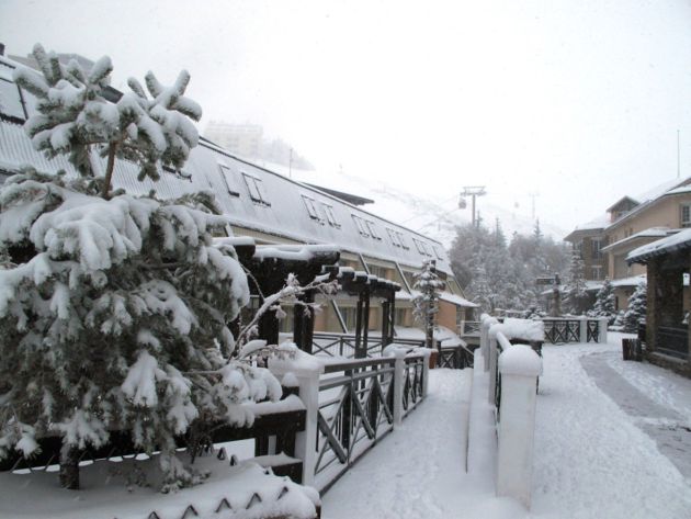 Otra gran nevada en la sierra a la espera de la decisión sobre el adelanto de la temporada Otra gran nevada en la sierra a la espera de la decisión sobre el adelanto de la temporada