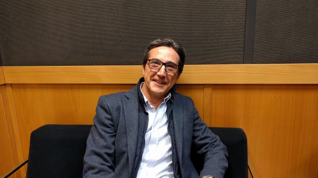 José Mª Chiquillo, presidente de la Red del Programa Unesco Rutas dela Seda, en los estudios de Radio Valencia José Mª Chiquillo, presidente de la Red del Programa Unesco Rutas dela Seda, en los estudios de Radio Valencia