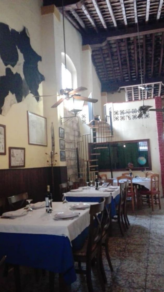 Interior de la Parrilla La Pampa Interior de la Parrilla La Pampa