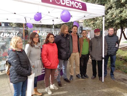 El lider regional estuvo arropado por miembros de esta formación política en la carpa instalada en la Plaza de la Constitución El lider regional estuvo arropado por miembros de esta formación política en la carpa instalada en la Plaza de la Constitución