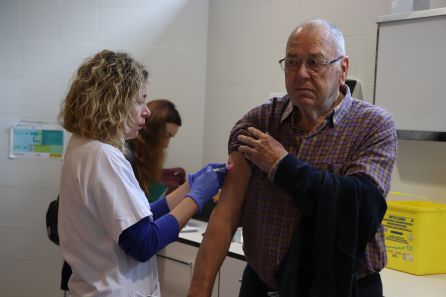 Dosis: Comienza la campaña contra la gripe con dos vacunas diferentes Dosis: Comienza la campaña contra la gripe con dos vacunas diferentes