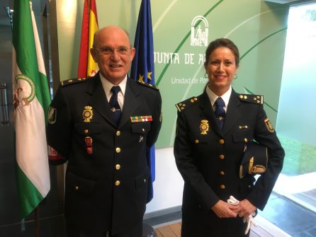 Antonio Monserrat junto a la inspectora responsable del servicio de menores Antonio Monserrat junto a la inspectora responsable del servicio de menores