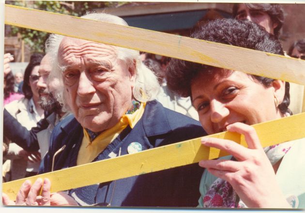 Juana Castro, Con Rafael Alberti en Granada (1983). Juana Castro, Con Rafael Alberti en Granada (1983).
