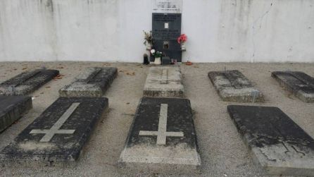 Tumba de Salazar en su localidad natal, Vimieiro, una freguesia portuguesa del concelho de Santa Comba Dão Tumba de Salazar en su localidad natal, Vimieiro, una freguesia portuguesa del concelho de Santa Comba Dão