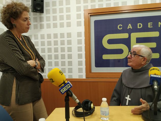 Isabel Sánchez, directora de Radio Córdoba e Isidoro Macías, Padre Patera. Isabel Sánchez, directora de Radio Córdoba e Isidoro Macías, Padre Patera.