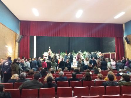 Momento de la capilla ardiente, en el Salón de Actos de la Casa Municipal de la Cultura Momento de la capilla ardiente, en el Salón de Actos de la Casa Municipal de la Cultura