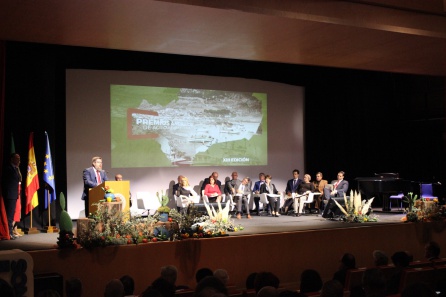 El consejero y los premiados en esta convocatoria El consejero y los premiados en esta convocatoria