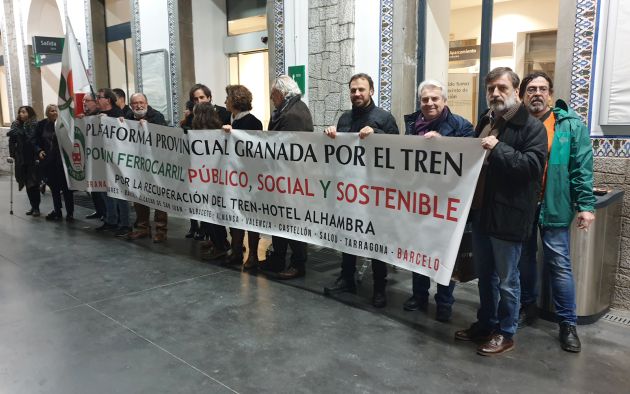 Madrid trenes Talgo AVE Fomento: El vídeo y los sonidos de la reconexión ferroviaria de Granada Madrid trenes Talgo AVE Fomento: El vídeo y los sonidos de la reconexión ferroviaria de Granada