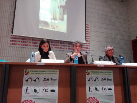 El secretario autonómico de Turisme, Francesc Colomer (c), ha inaugurado las jornadas sobre "La salud laboral de las camareras de piso", celebradas en la sede de Comisiones Obreras. El secretario autonómico de Turisme, Francesc Colomer (c), ha inaugurado las jornadas sobre "La salud laboral de las camareras de piso", celebradas en la sede de Comisiones Obreras.