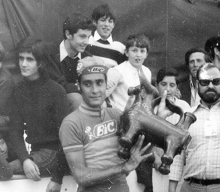 Luis Ocaña con el trofeo tras ganar en Cuenca. Luis Ocaña con el trofeo tras ganar en Cuenca.