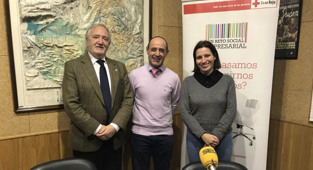 Pedro Roca, David Granero y Ana Cano en los estudios de SER Cuenca. Pedro Roca, David Granero y Ana Cano en los estudios de SER Cuenca.