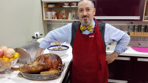 Peter de Trolio, anfritrión y artífice del delicioso pavo relleno de Acción de gracias Peter de Trolio, anfritrión y artífice del delicioso pavo relleno de Acción de gracias