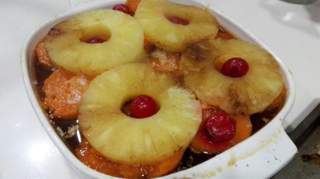 Bonitos, piñas y cerezas en almíbar con canela Bonitos, piñas y cerezas en almíbar con canela