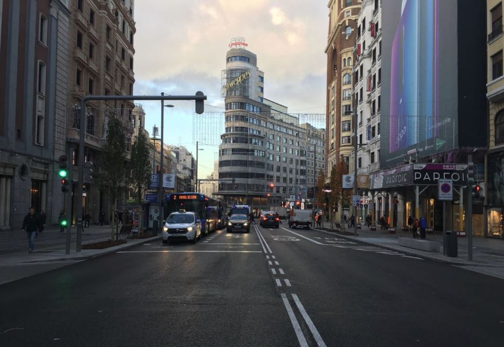 La Gran Vía, a la altura de la sede de la Cadena SER, en este primer día de Madrid Central. La Gran Vía, a la altura de la sede de la Cadena SER, en este primer día de Madrid Central.