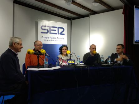 El salón de actos de San Gabriel se convirtió en eventual estudio de radio para este programa El salón de actos de San Gabriel se convirtió en eventual estudio de radio para este programa