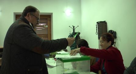 Prancisco Amores de IU fue de los mas madrugadores Prancisco Amores de IU fue de los mas madrugadores