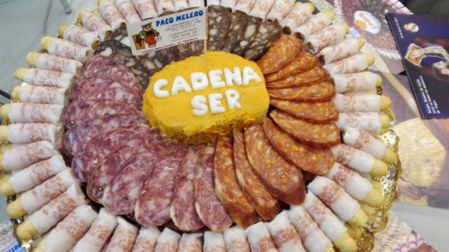 Tarta cochina dedicada a Radio Jerez- Cadena SER Tarta cochina dedicada a Radio Jerez- Cadena SER