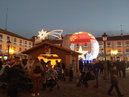Palencia estrena iluminación navideña Palencia estrena iluminación navideña
